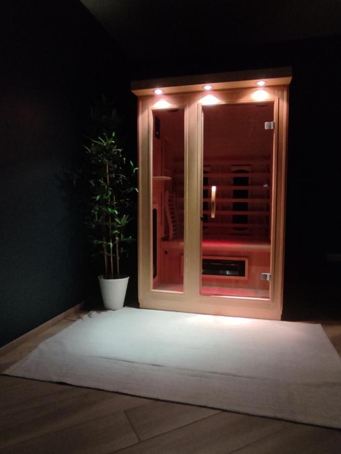 Gite A L'Ombre Du Clocher Avec Jacuzzi Et Sauna Privatifsセル エクステリア 写真